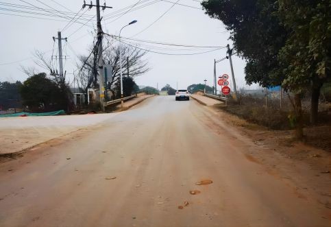 服務道路開口，華咨在行動